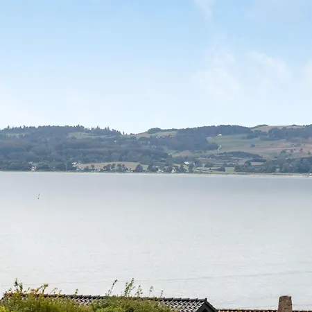 Eilen - 250m From The Sea By Interhome